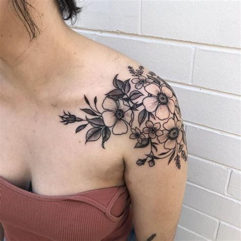 14 tatuajes en el hombro que son elegantes, femeninos y